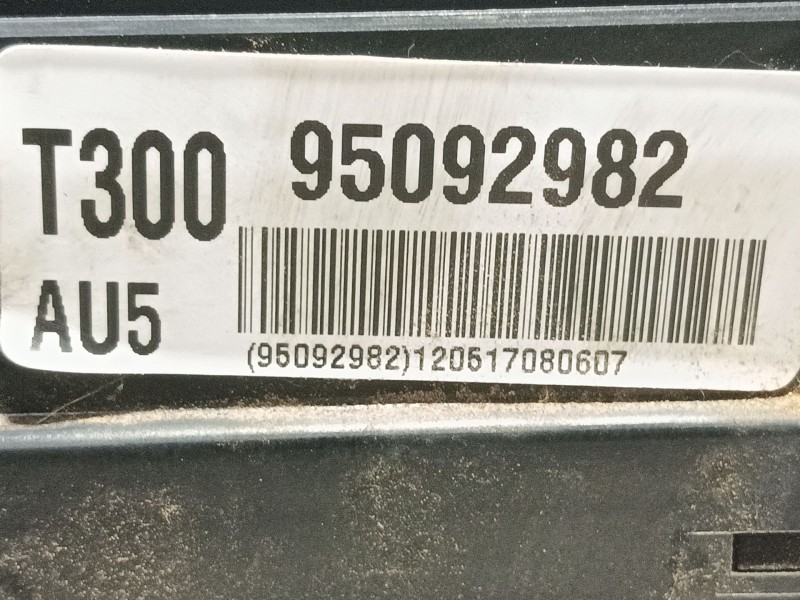 Recambio de caja reles / fusibles para chevrolet aveo hatchback (t300) 1.2 referencia OEM IAM  95092982 