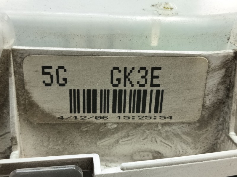 Recambio de cuadro instrumentos para mazda 6 sedán (gg) 2.0 di (gg14) referencia OEM IAM   