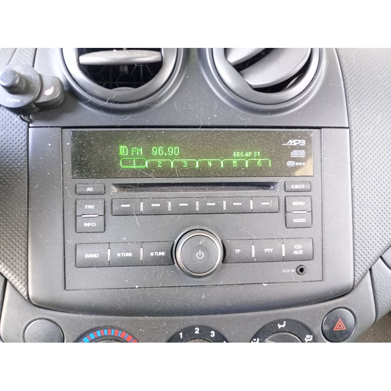 Recambio de sistema audio / radio cd para chevrolet aveo / kalos sedán (t250, t255) 1.4 referencia OEM IAM   