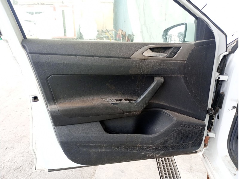 Recambio de guarnecido puerta delantera izquierda para volkswagen polo vi (aw1, bz1, ae1) 1.6 tdi referencia OEM IAM   
