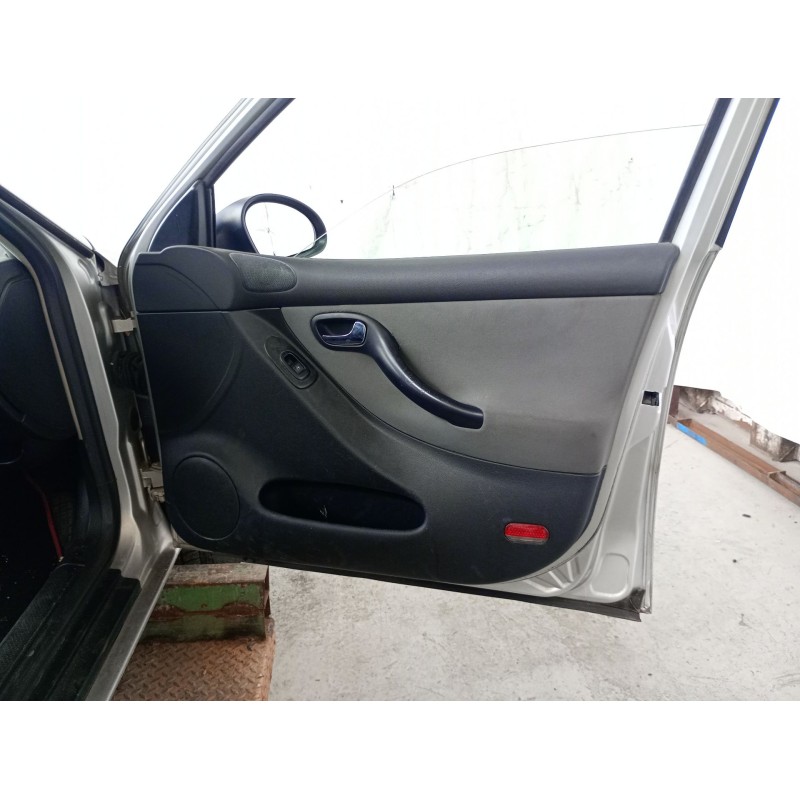 Recambio de guarnecido puerta delantera derecha para seat toledo ii (1m2) 1.9 tdi referencia OEM IAM 0  