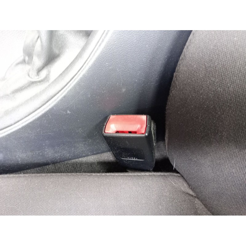 Recambio de enganche cinturon delantero izquierdo para bmw 3 (e90) 320 d referencia OEM IAM   