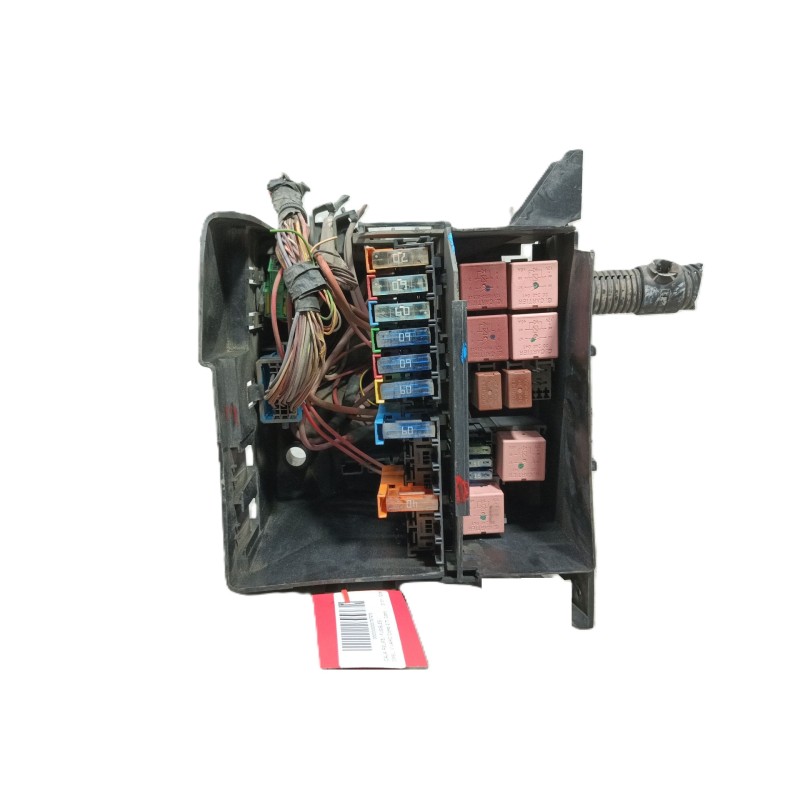 Recambio de caja reles / fusibles para opel vivaro combi 2.7t corto referencia OEM IAM   