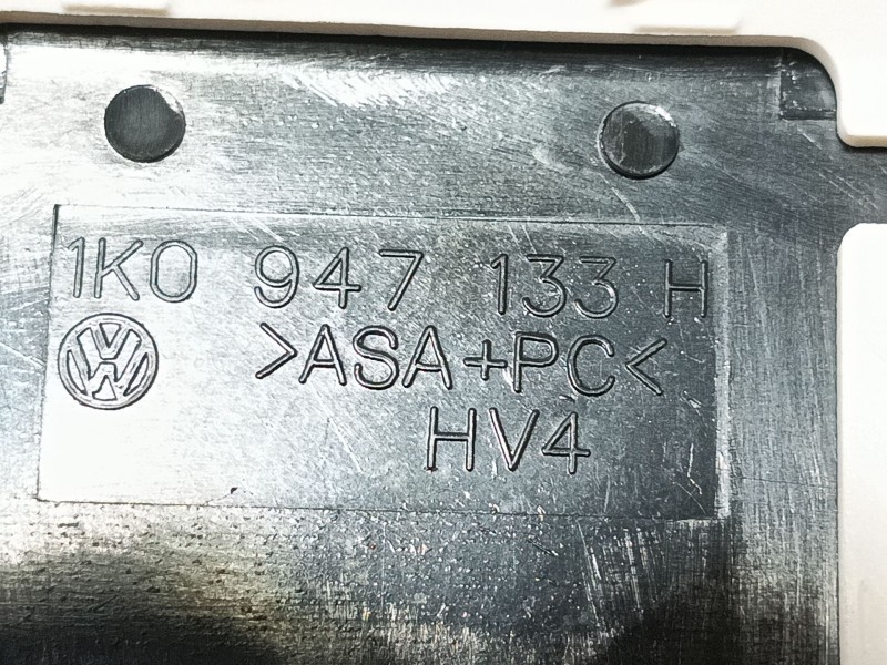 Recambio de luz interior para seat leon (5f1) 2.0 tdi referencia OEM IAM  5F0947105BA 