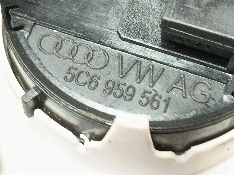 Recambio de luz interior para seat leon (5f1) 2.0 tdi referencia OEM IAM  5F0947105BA 