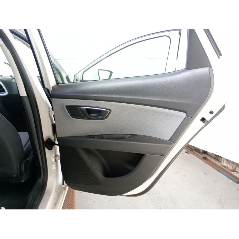 Recambio de guarnecido puerta trasera derecha para seat leon (5f1) 1.2 tsi referencia OEM IAM   