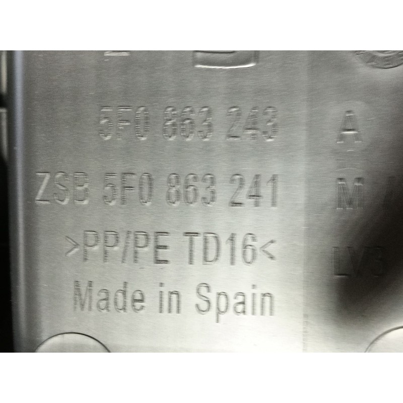 Recambio de apoyabrazos central para seat leon (5f1) 2.0 tdi referencia OEM IAM  5F0863243A 