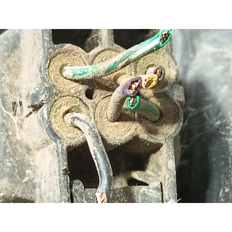 Recambio de faro izquierdo para chevrolet captiva 2.0 vcdi lt referencia OEM IAM  PARA PULIR 