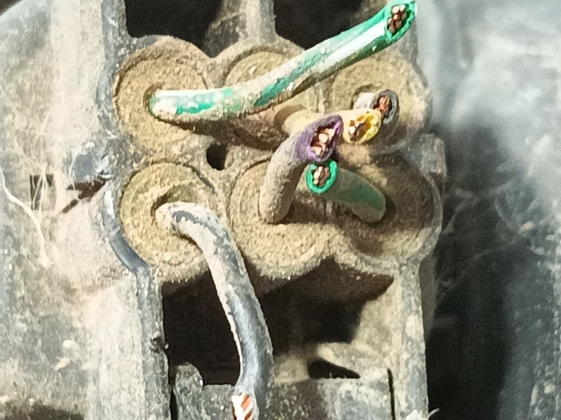 Recambio de faro izquierdo para chevrolet captiva 2.0 vcdi lt referencia OEM IAM  PARA PULIR 