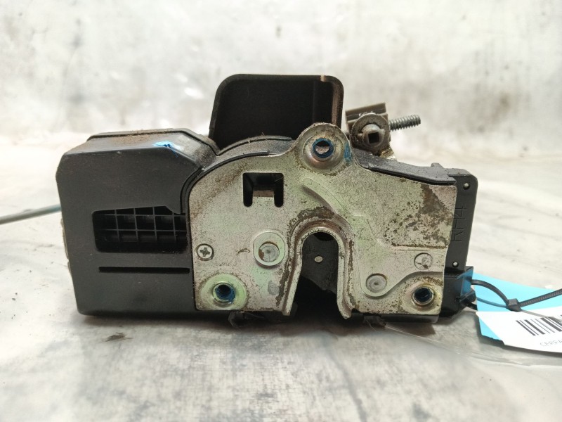 Recambio de cerradura puerta delantera derecha para chevrolet captiva 2.0 vcdi lt referencia OEM IAM   