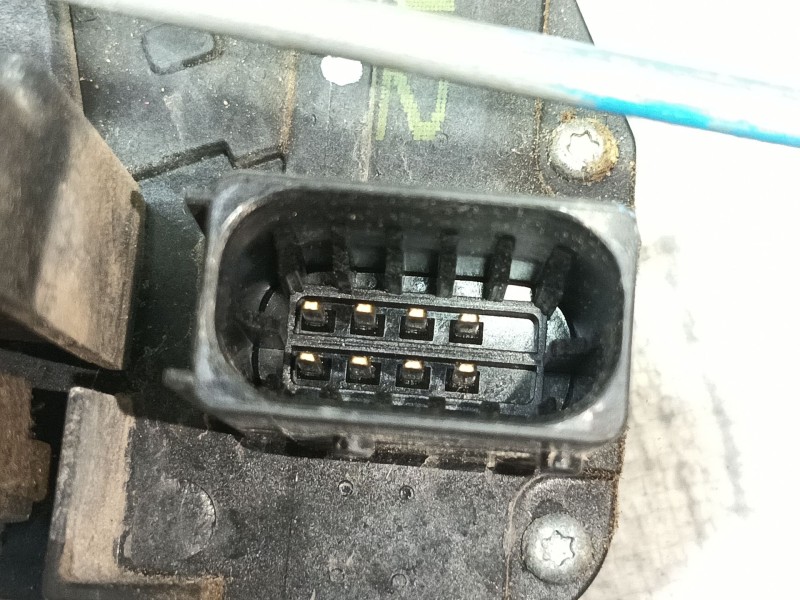 Recambio de cerradura puerta delantera derecha para chevrolet captiva 2.0 vcdi lt referencia OEM IAM   