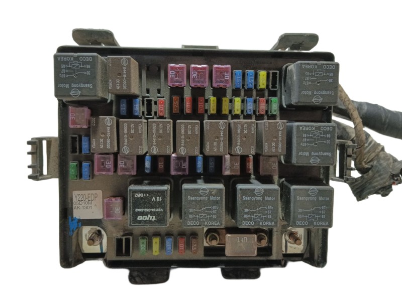 Recambio de caja reles / fusibles para ssangyong rexton 2.7 turbodiesel cat referencia OEM IAM  Y220EDP 