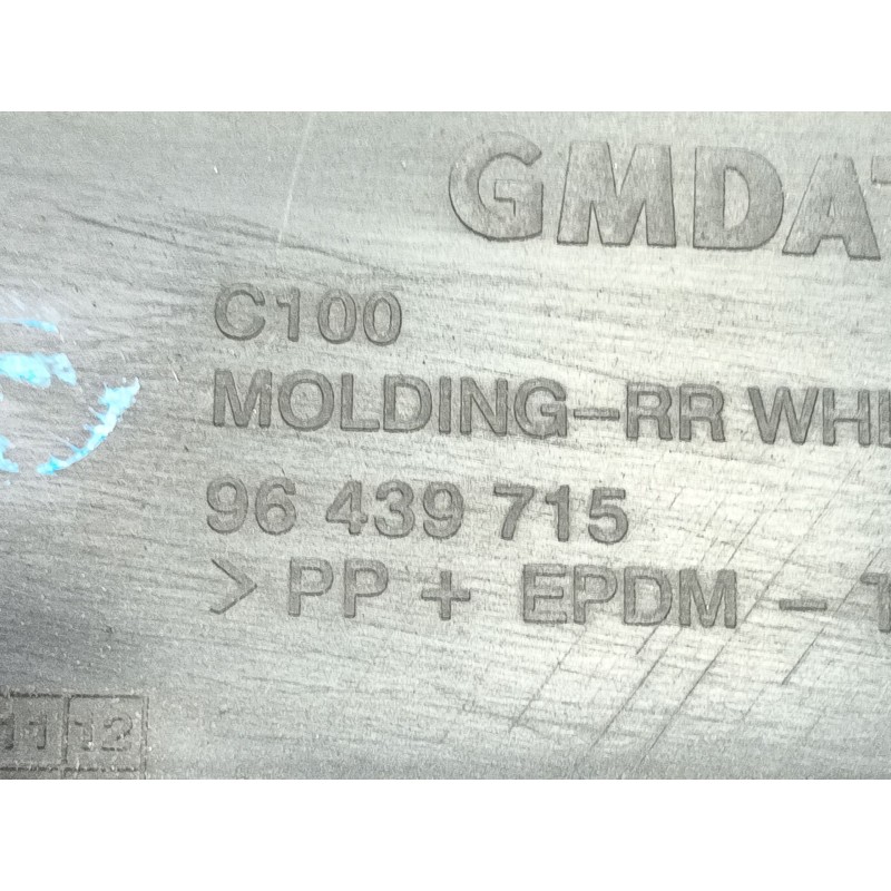 Recambio de aletin trasero izquierdo para chevrolet captiva 2.0 vcdi lt referencia OEM IAM   