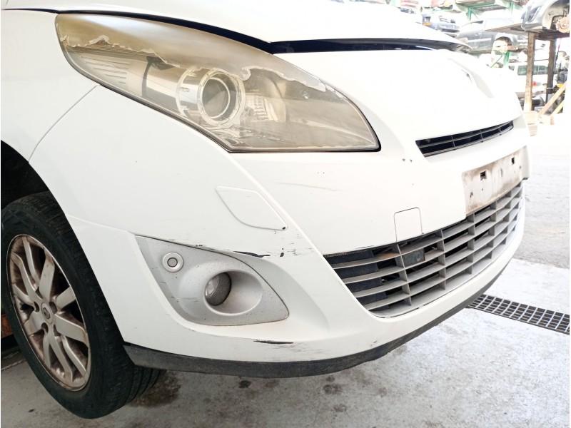 Recambio de paragolpes delantero para renault grand scénic iii (jz0/1_) 1.9 dci referencia OEM IAM   