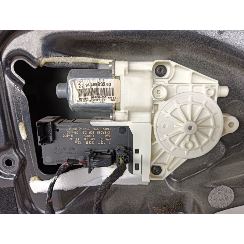 Recambio de puerta delantera derecha para peugeot 407 sw (6e_, 6d_) 2.0 hdi 135 referencia OEM IAM   