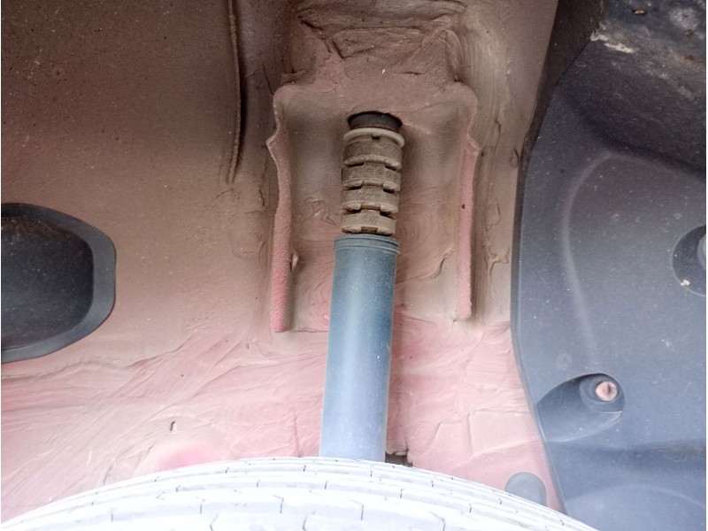 Recambio de amortiguador trasero izquierdo para dacia duster (hm_) 1.5 dci 115 (hmad) referencia OEM IAM   