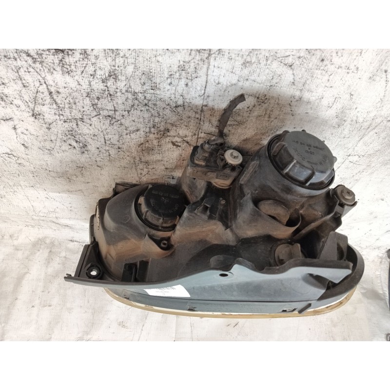 Recambio de faro izquierdo para kia carens iii monospace (un) 2.0 crdi 140 referencia OEM IAM   