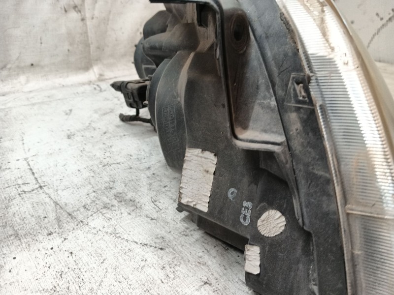 Recambio de faro izquierdo para kia carens iii monospace (un) 2.0 crdi 140 referencia OEM IAM   