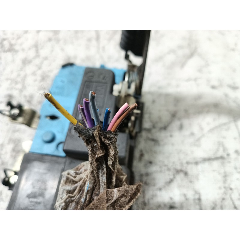 Recambio de cerradura puerta delantera izquierda para volvo xc90 d5 kinetic (5 asientos) (136kw) referencia OEM IAM   