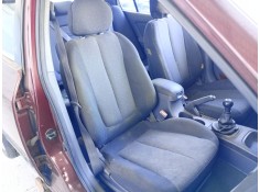 Recambio de asiento delantero derecho para hyundai elantra iii (xd) 2.0 referencia OEM IAM   