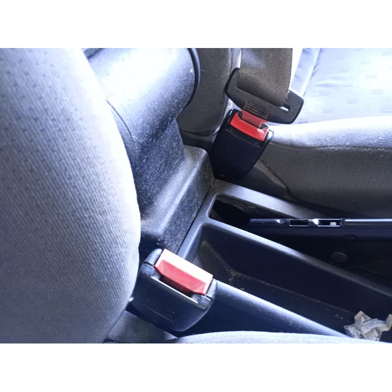 Recambio de enganche cinturon delantero derecho para seat toledo ii (1m2) 1.8 20v referencia OEM IAM   