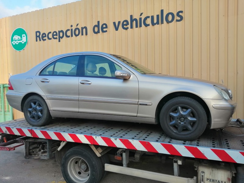 mercedes-benz clase c (w203) del año 2005