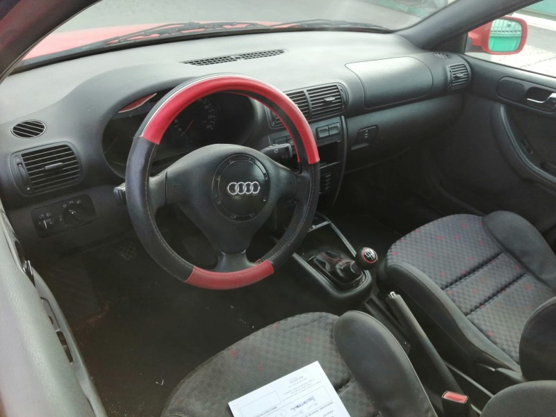audi a3 (8l1) del año 2000