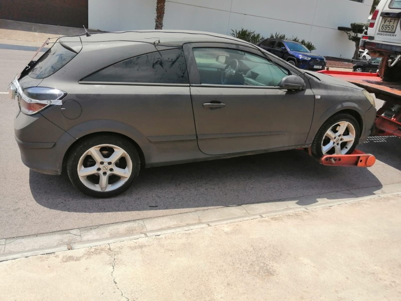 opel astra h gtc (a04) del año 2007