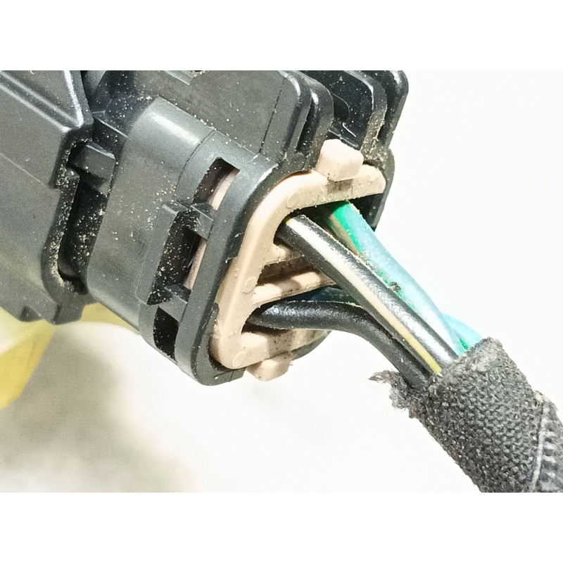 Recambio de cerradura puerta trasera derecha para ssangyong rexton 2.7 turbodiesel cat referencia OEM IAM 7132008002  