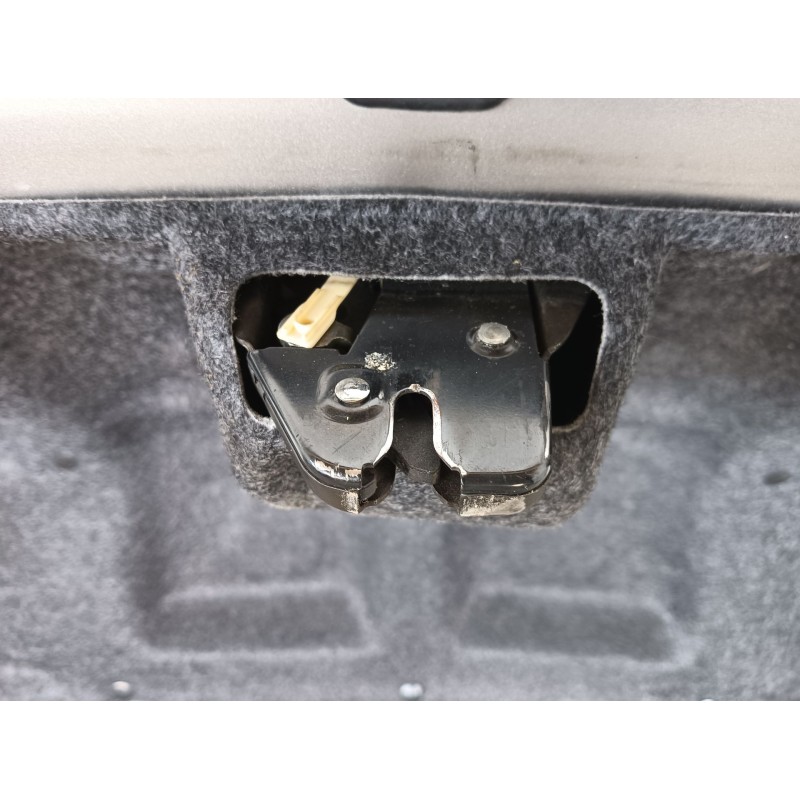 Recambio de porton trasero para chrysler 300 m (lr) 3.5 v6 referencia OEM IAM COMPLETO  