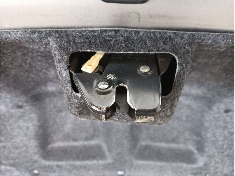 Recambio de porton trasero para chrysler 300 m (lr) 3.5 v6 referencia OEM IAM COMPLETO  