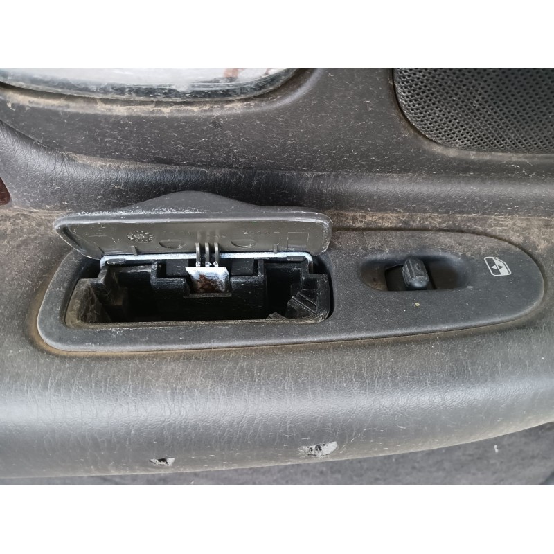 Recambio de puerta trasera izquierda para chrysler 300 m (lr) 3.5 v6 referencia OEM IAM COMPLETA  