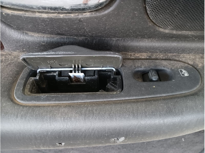 Recambio de puerta trasera izquierda para chrysler 300 m (lr) 3.5 v6 referencia OEM IAM COMPLETA  