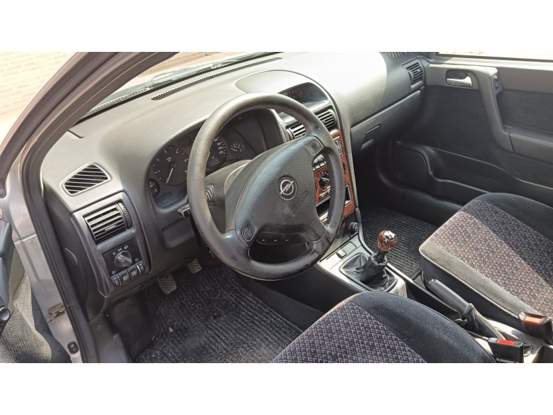 opel astra g hatchback (t98) del año 2001