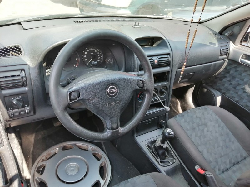 opel astra g hatchback (t98) del año 2001