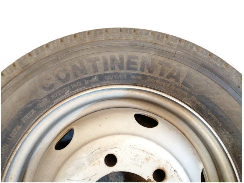Recambio de neumatico repuesto para nissan atleon 120 referencia OEM IAM CONTINENTAL16 205/75 R16C 110/108R 