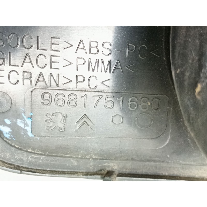 Recambio de piloto trasero derecho interior para citroën c3 picasso (sh_) 1.6 hdi referencia OEM IAM  9681751680 