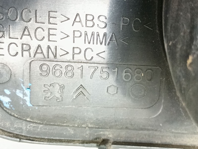 Recambio de piloto trasero derecho interior para citroën c3 picasso (sh_) 1.6 hdi referencia OEM IAM  9681751680 