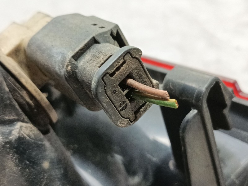 Recambio de piloto trasero derecho interior para citroën c3 picasso (sh_) 1.6 hdi referencia OEM IAM  9681751680 