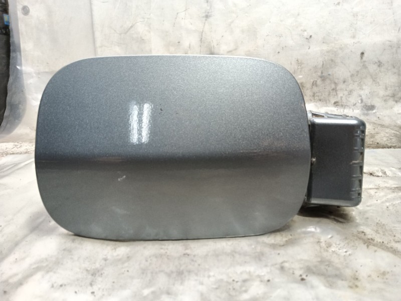 Recambio de tapa exterior combustible para hyundai kona sle 2wd referencia OEM IAM 69510J9000 69510J9000 