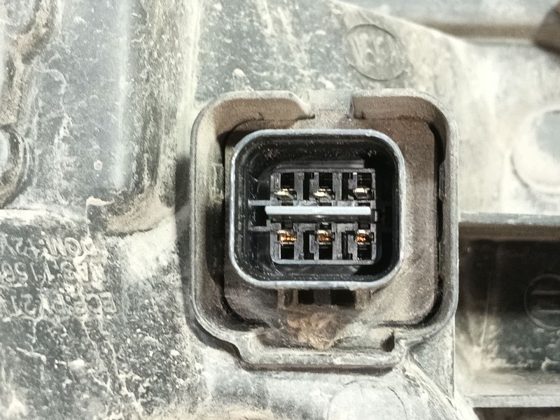 Recambio de faro derecho para hyundai tucson (jm) 2.0 crdi cat referencia OEM IAM 921042E020 921022EXXX 