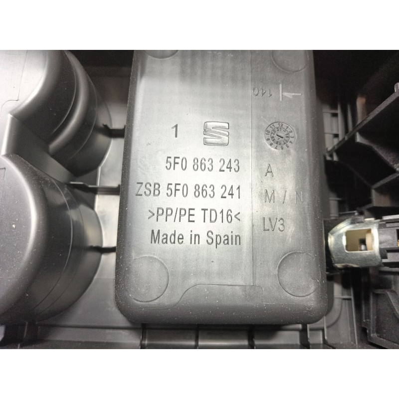 Recambio de apoyabrazos central para seat leon (5f1) 1.2 tsi referencia OEM IAM   