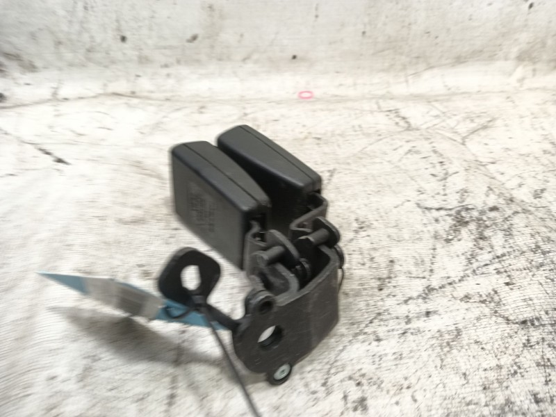 Recambio de enganche cinturon trasero central para seat leon (5f1) 1.2 tsi referencia OEM IAM   