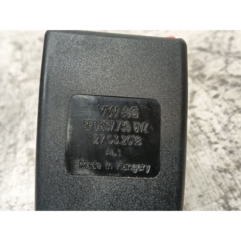 Recambio de enganche cinturon trasero central para seat leon (5f1) 1.2 tsi referencia OEM IAM   
