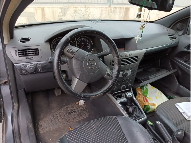 opel astra h gtc (a04) del año 2006