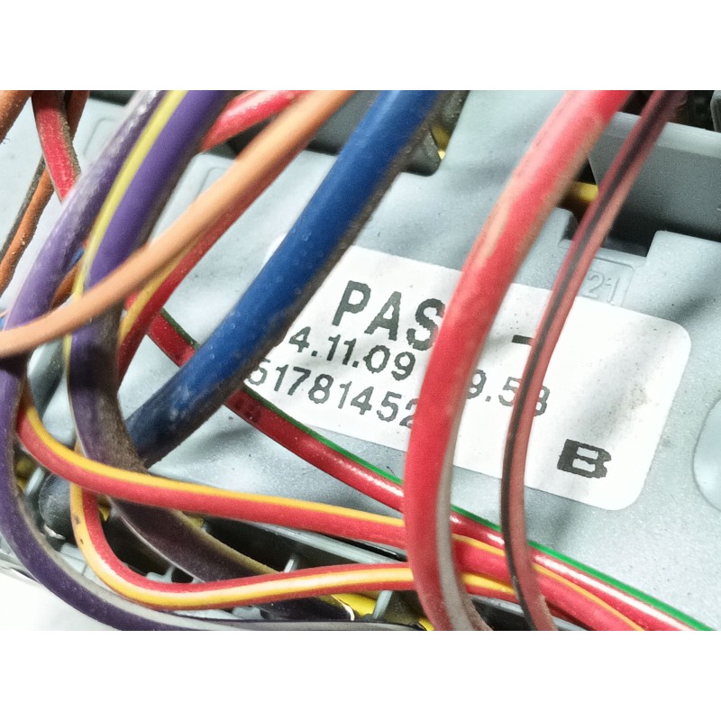 Recambio de caja reles / fusibles para ford ka (ccu) titanium referencia OEM IAM   