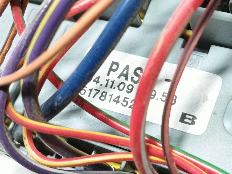 Recambio de caja reles / fusibles para ford ka (ccu) titanium referencia OEM IAM   