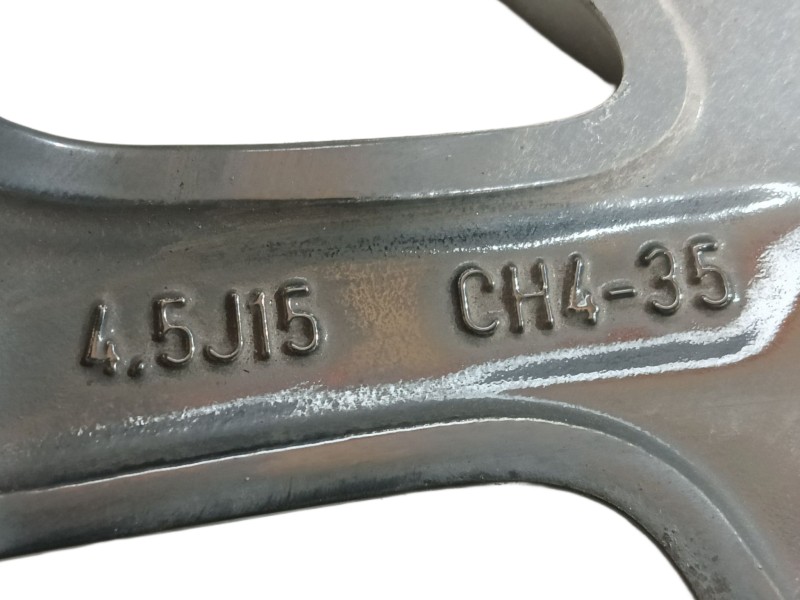 Recambio de llanta para peugeot 108 1.0 vti 72 referencia OEM IAM B000908277 ET35 4.5Jx15CH4