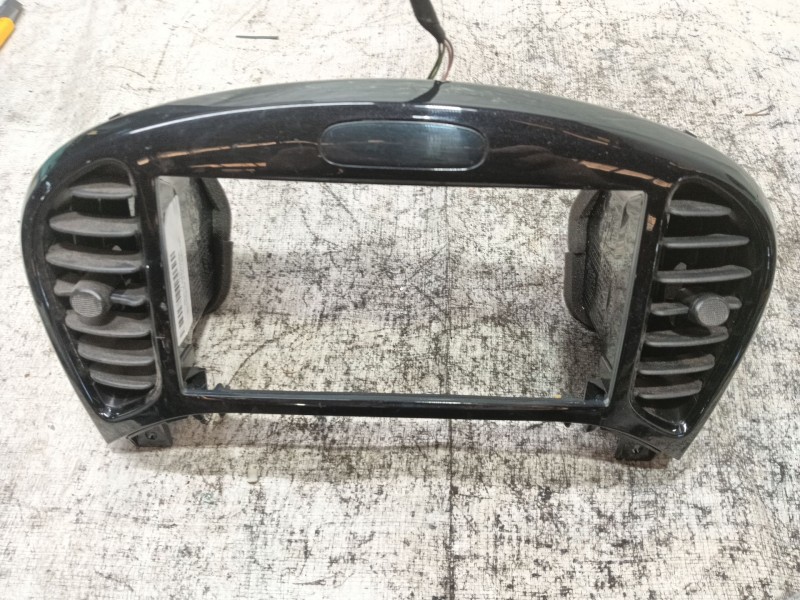 Recambio de rejilla aireadora para nissan juke (f15) 1.5 dci referencia OEM IAM   