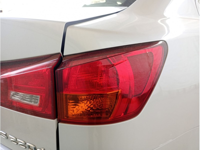 Recambio de piloto trasero derecho para lexus is ii (_e2_) 220d (ale20) referencia OEM IAM   